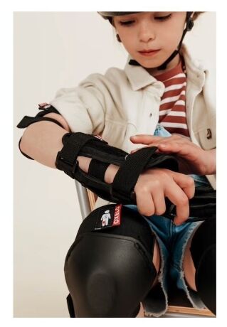 Набор детской защиты для скейтбордов и самокатов Oxelo 100 для скейтбордов и самокатов Ошибка: Address unavailable: https://api.deepseek.com/v1/chat/completions